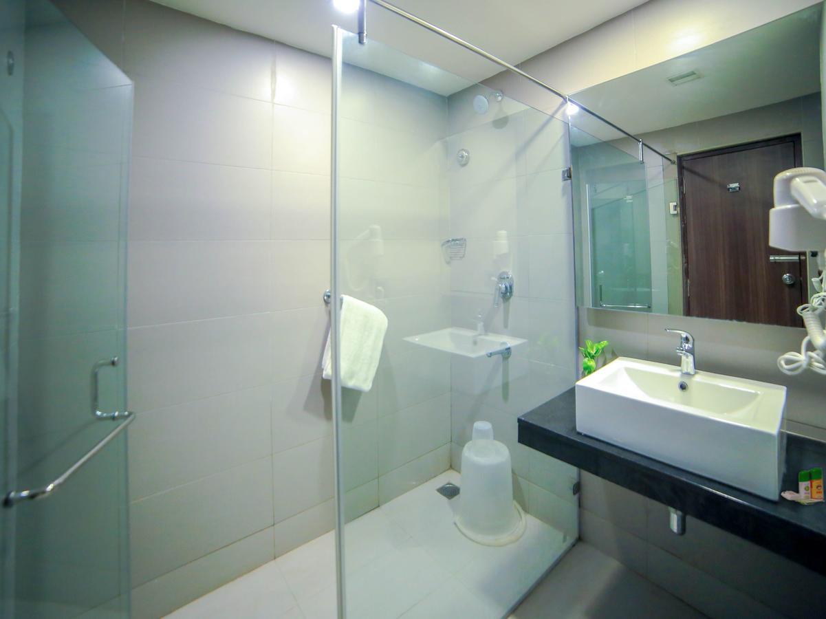Oyo 6472 Hotel Metropolitan Mohammadnagar Exterior photo